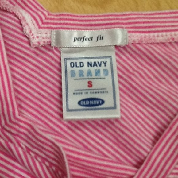 Juniors V-Neck Top - Picture 3 of 3